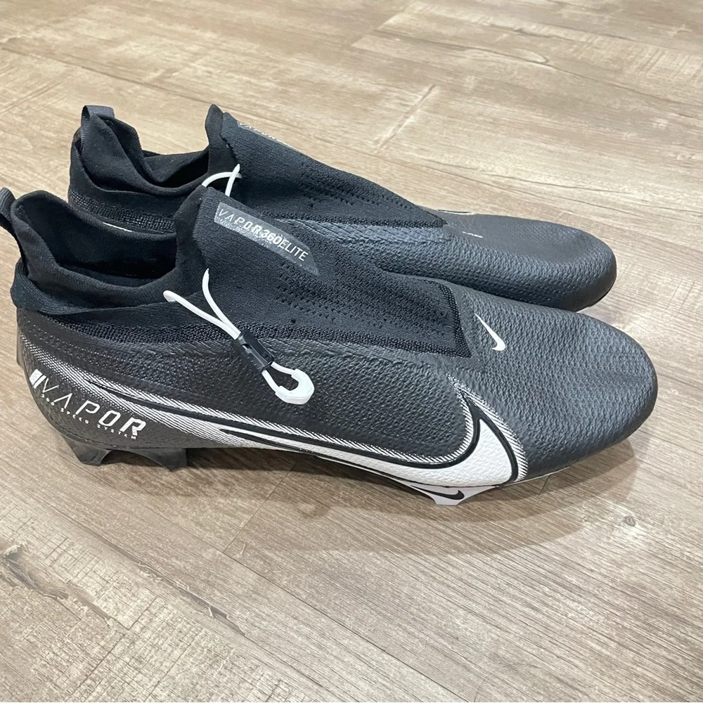 NEW Nike Vapor Edge Elite‎ 360 Flyknit Football Cleats Black White AO8276-001